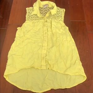 yellow collard shirt